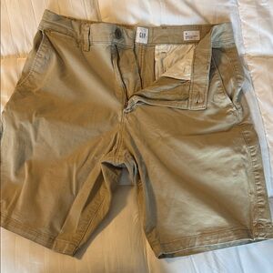 GAP Men's Khaki Flat Front Shorts